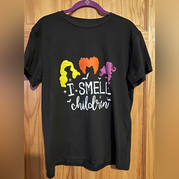 Hocus Pocus “I Smell Children” Tee - Picture 5 of 6